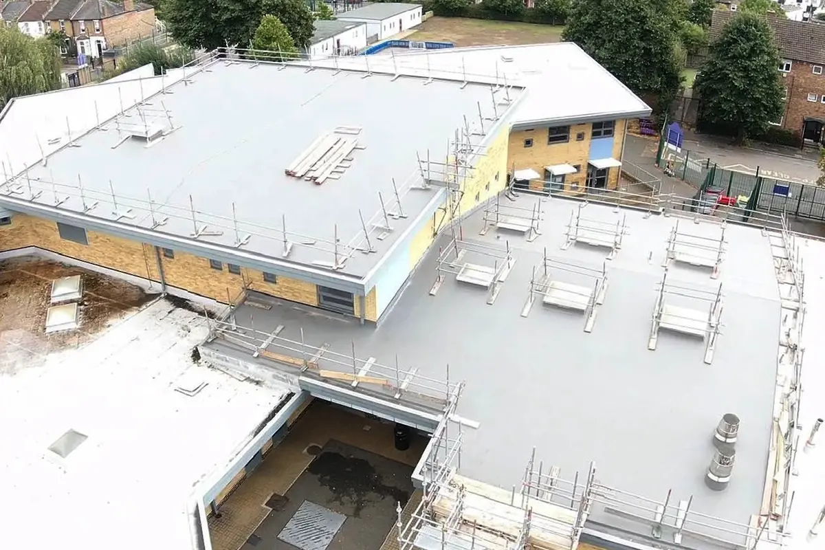 Large-scale seamless Polyroof flat roof waterproofing installation in London