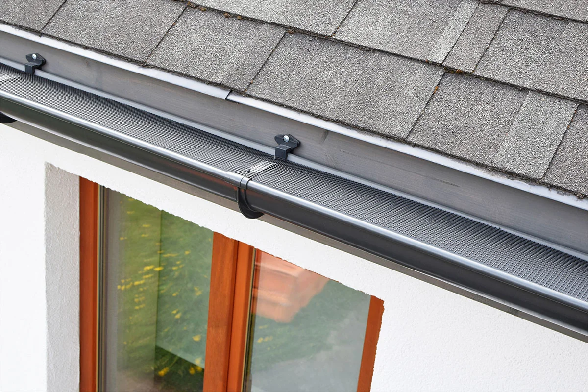 Cast-iron style and seamless roofline guttering, fascias and soffits in London